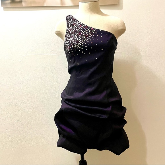 Vintage One-Shoulder Embellished Dress Size Small (6 vintage) - Picture 8 of 17